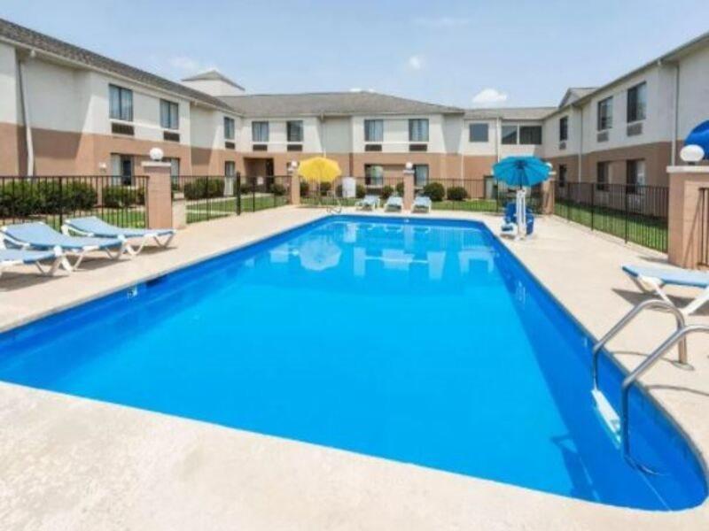 Days Inn By Wyndham Yadkinville Экстерьер фото