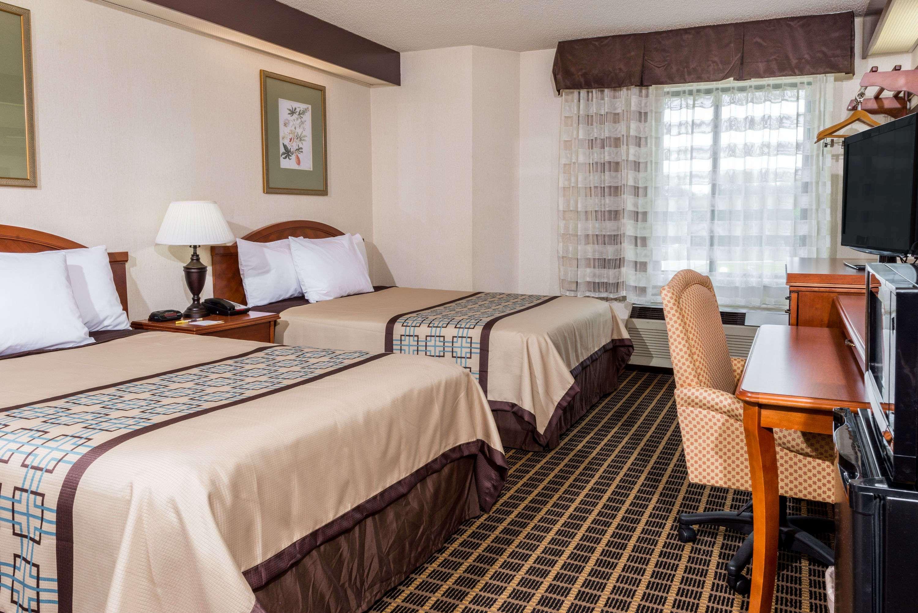 Days Inn By Wyndham Yadkinville Экстерьер фото