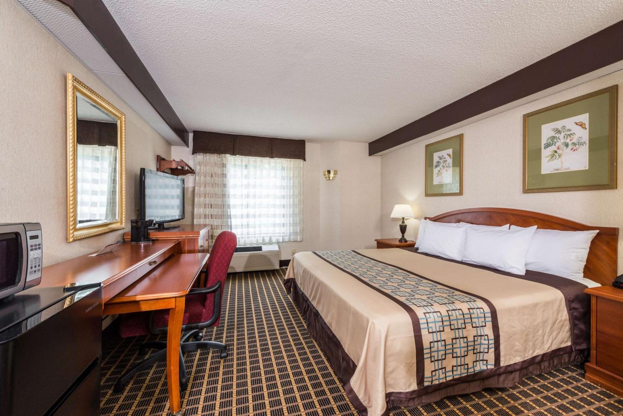 Days Inn By Wyndham Yadkinville Экстерьер фото